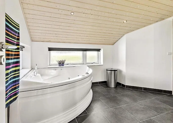 Luxury Retreat In Oster Hurup-by Traum 別荘 *